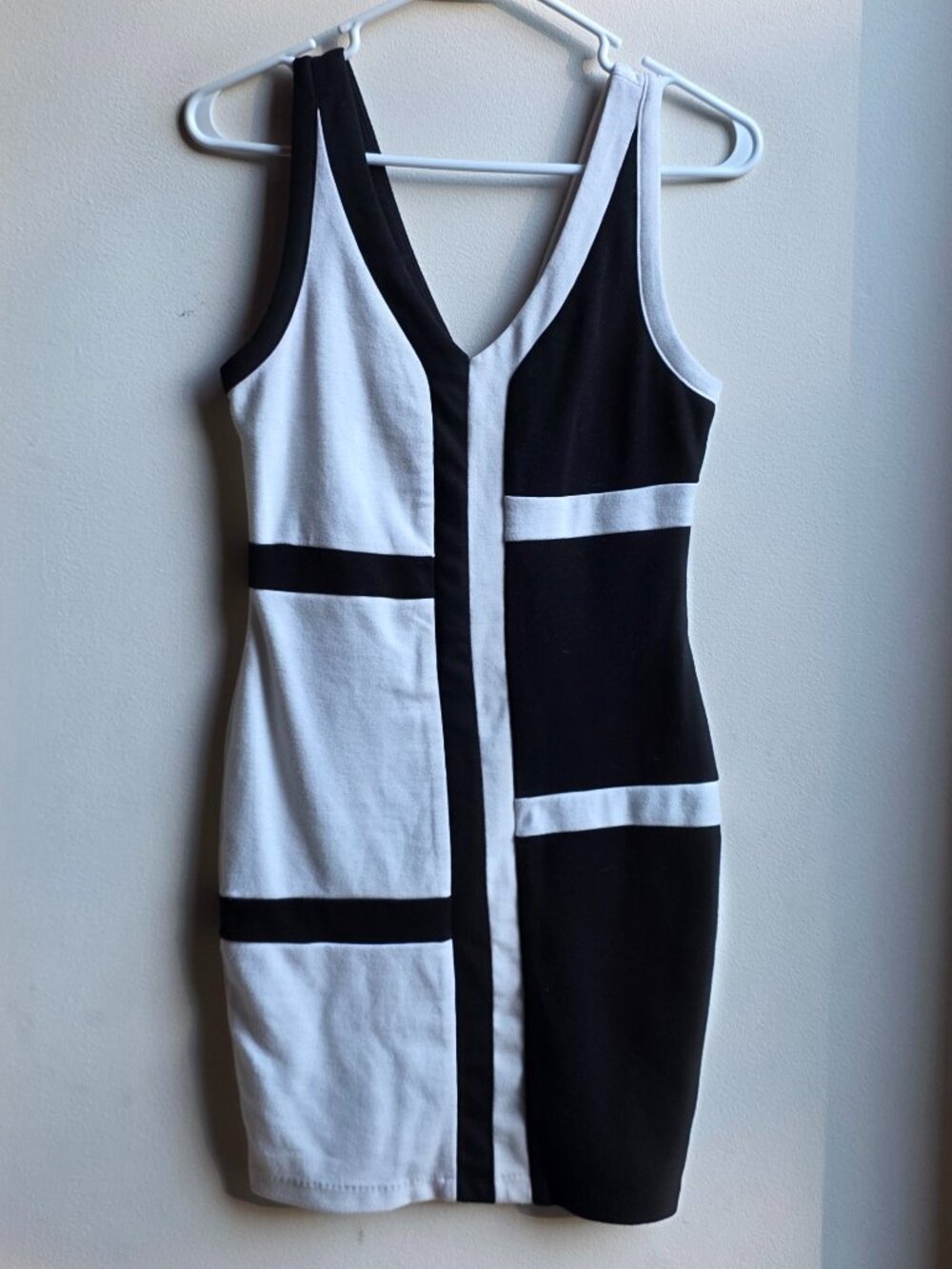 Forever 21 Black/White Retro 90s Color Block Dress Size Medium